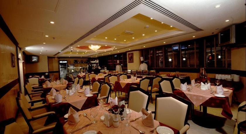 Signature Inn Al Riqqa Дубай Экстерьер фото