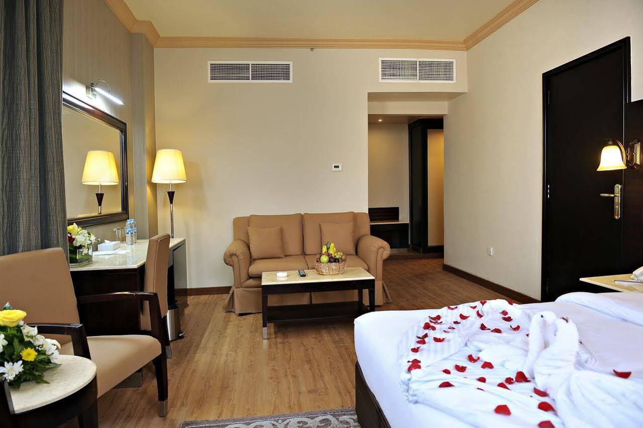 Signature Inn Al Riqqa Дубай Экстерьер фото